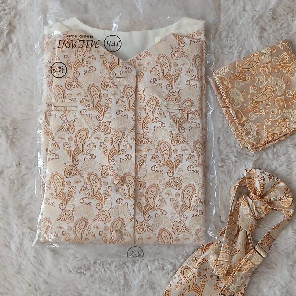 New Paul Malone Gold Paisley Tuxedo Vest Set. 3 Pc